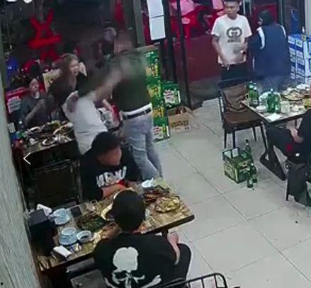 唐山烧烤情侣爆料视频网,揭秘背后惊人真相 第1张 唐山烧烤情侣爆料视频网,揭秘背后惊人真相 第1张